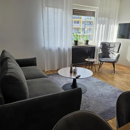 Apartment Zentrale Wohnung, Naehe Innenstadt *